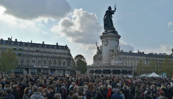 Francja Paryż demonstracje nauczyciel Samuel