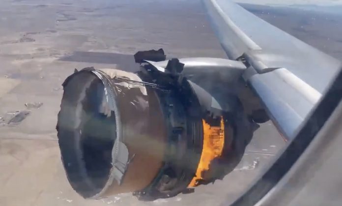 Samolot United Boeing silnik wybuch
