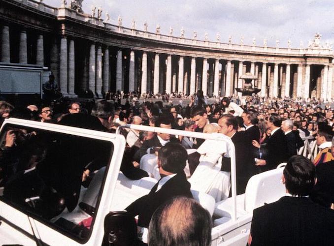 zamach papież Jan Paweł II