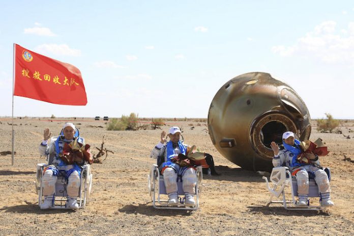 Chiny kosmos astronauci